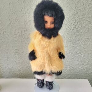 Vtg  Alaskan Eskimo Doll Fur Clothes 12" Tall Sleepy Eyes Plastic W Stand